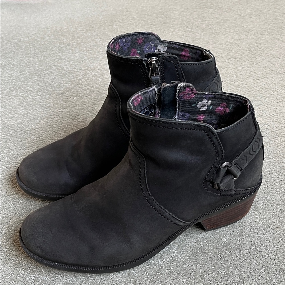 Teva Black Ankle Boots, Side Zipper, Heeled, Women’s  Size 8